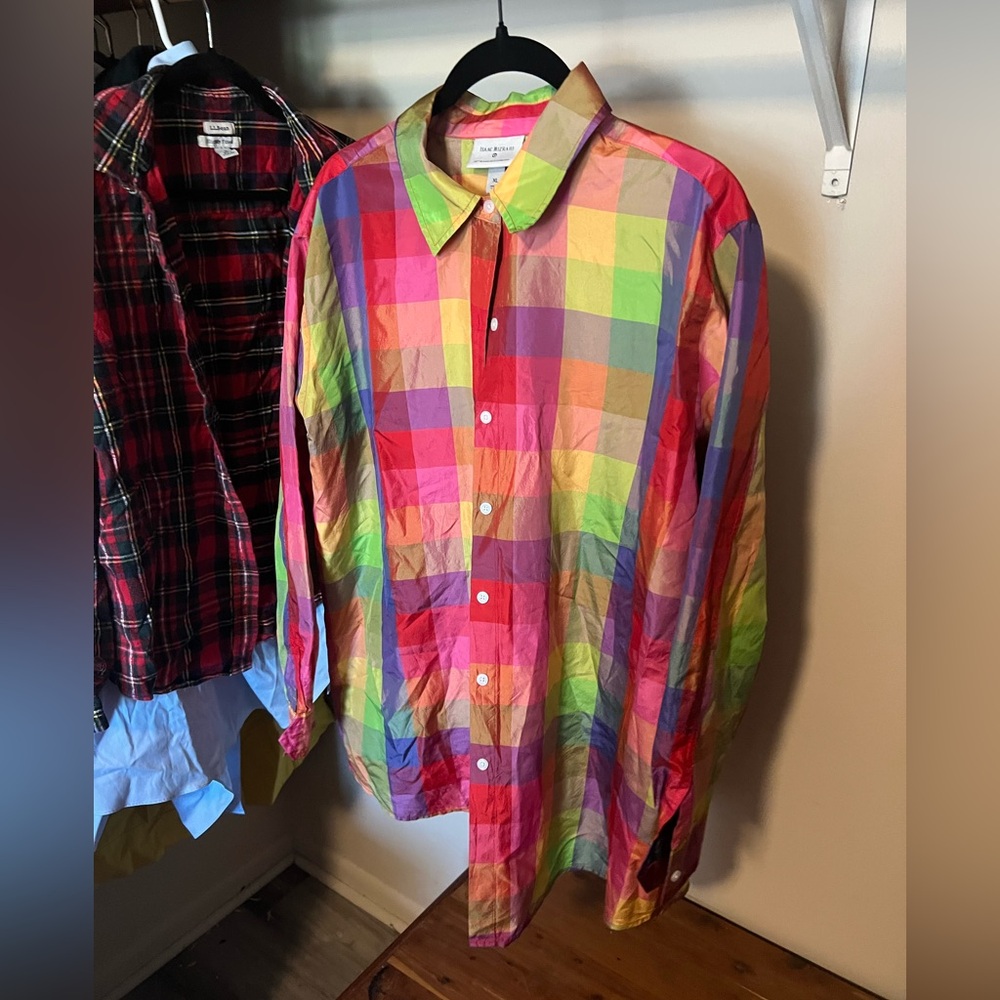 Isaac Mizrahi for target silk button down. NWOT